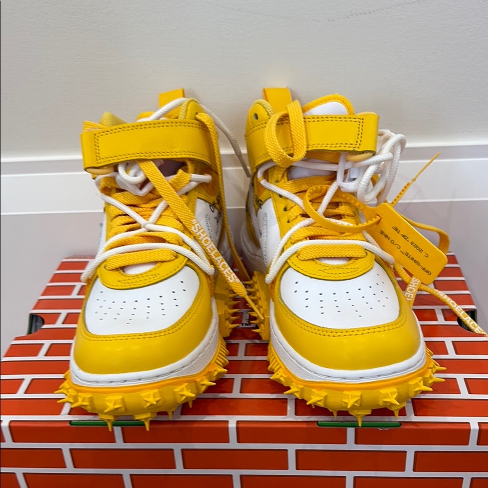 Off-White Kids Yellow and White Sneakers